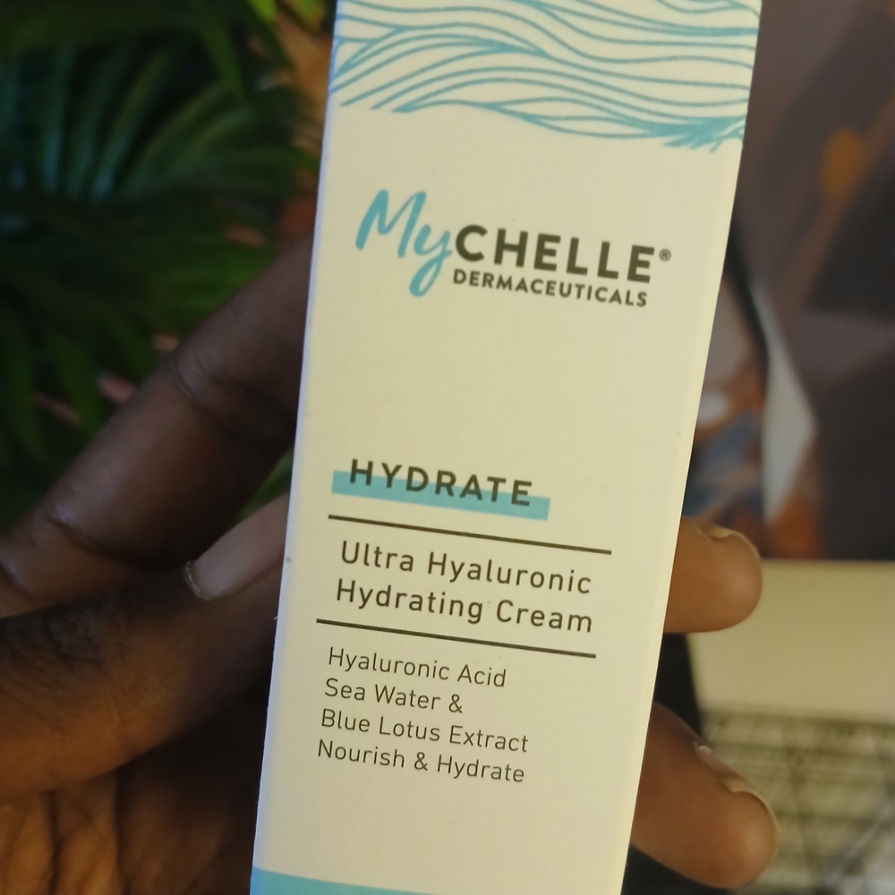 Ultra Hydrating Cream - White and Blue